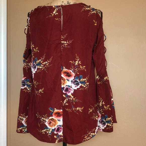 Brand new long sleeve floral top - Picture 2 of 8